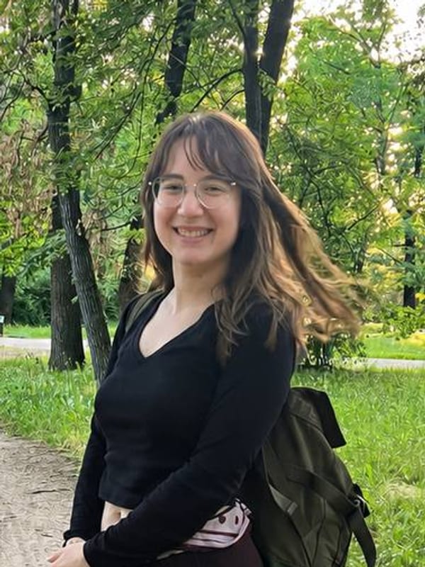 Валентина Истаткова в парк в София
